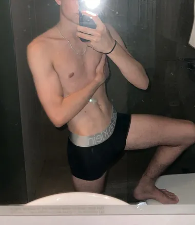 OnlyFans account  nikki.boiii04 header 2