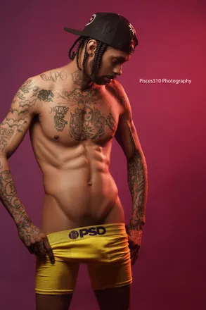 OnlyFans account  hunglowxxx header 2