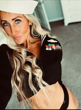 OnlyFans account  somegirl2022 avatar 1