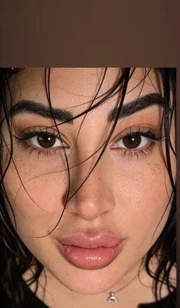OnlyFans account  yustine avatar 1