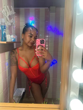 OnlyFans account  missspicykarashi header 2