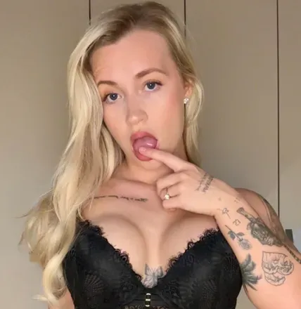 OnlyFans account  littlemissbunda avatar 1