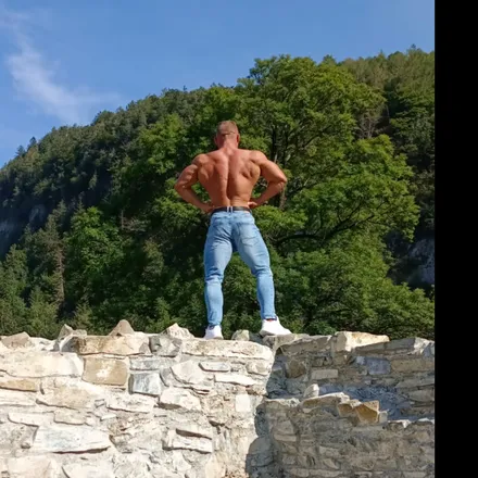 OnlyFans cuenta musclekriss19 header 2