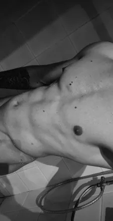 OnlyFans cuenta gentle_johnny98 header 2