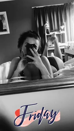 OnlyFans cuenta caitcourtz header 2