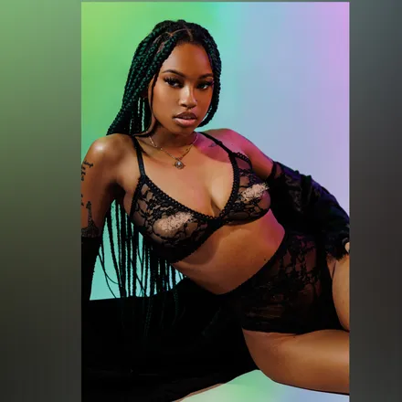 OnlyFans cuenta theeleilaluxe header 2