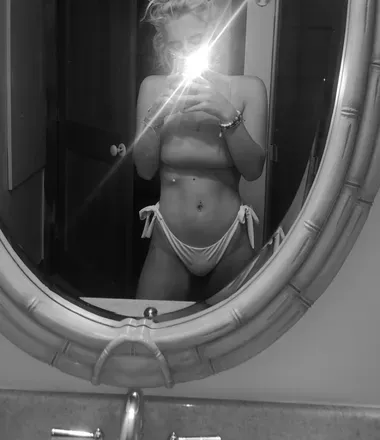 OnlyFans account  nonamegirl48 avatar 1