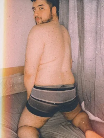 OnlyFans cuenta younghorrnybearr header 2