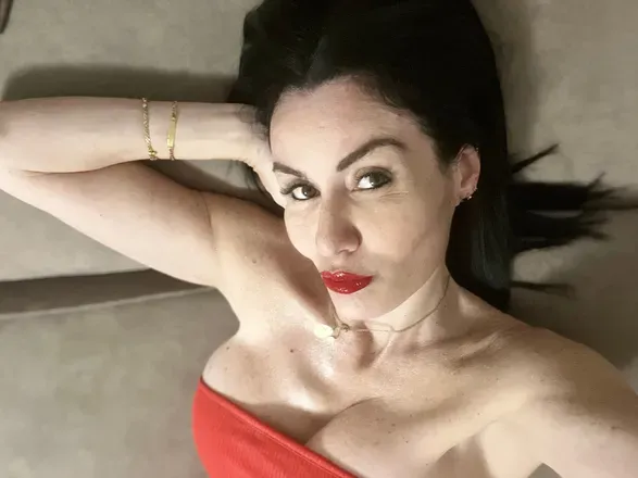 OnlyFans cuenta scarletvein header 2