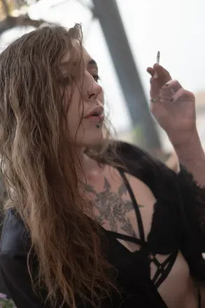 OnlyFans account  ladybrokhell avatar 1