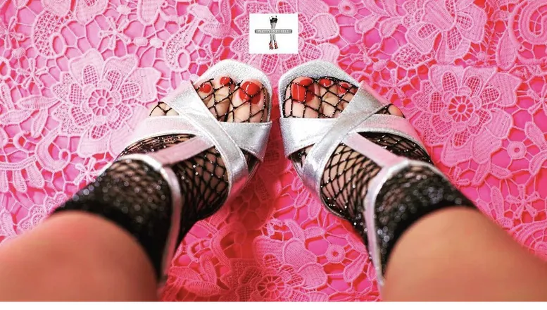 OnlyFans cuenta prettyfeetbell header 2