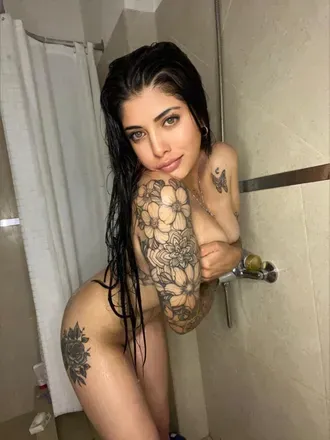 OnlyFans account  aure02 avatar 1