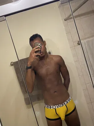 OnlyFans account  tyholl21 avatar 1