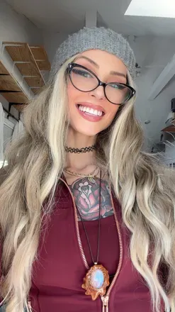 OnlyFans of lizzierosex0