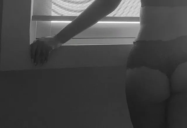 OnlyFans cuenta mireelores header 2