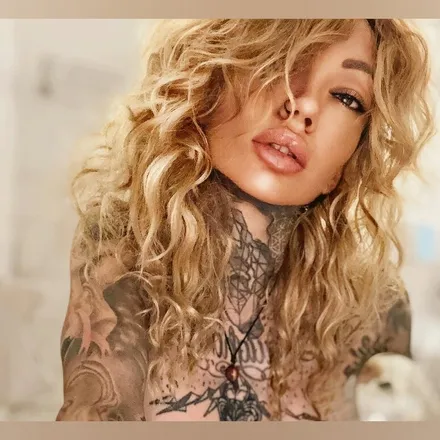 OnlyFans of nia_suicide