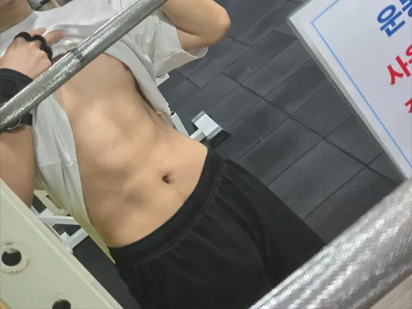 OnlyFans account  yehwangs avatar 1