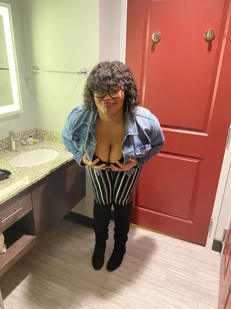 OnlyFans cuenta naughtynaii header 2