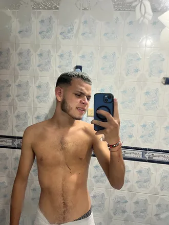 OnlyFans cuenta maxxxx_11 header 2