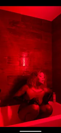 OnlyFans cuenta thexxhibitionist header 2