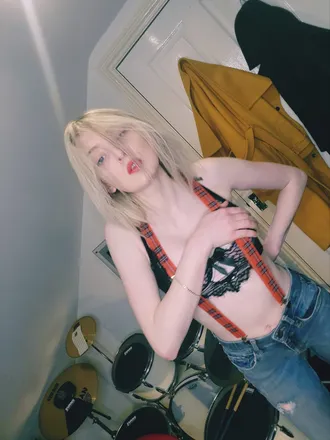 OnlyFans cuenta baddbernie header 2