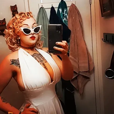 OnlyFans cuenta momoboo420 avatar 1