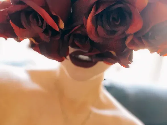 OnlyFans cuenta redlipsandroses header 2