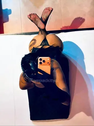 OnlyFans cuenta maskedkittyof avatar 1