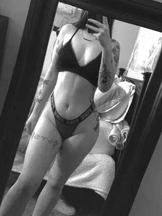 OnlyFans cuenta auralynnn avatar 1