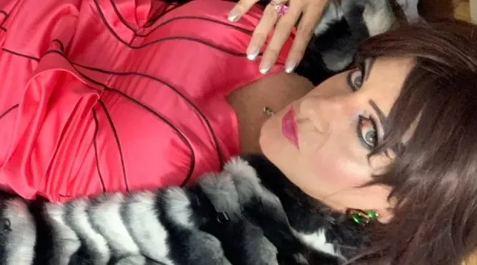 OnlyFans cuenta shellytgirl header 2