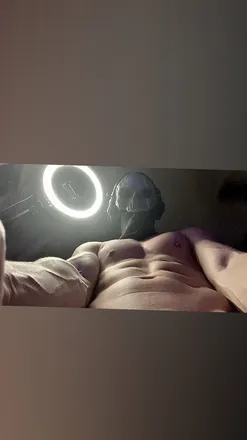OnlyFans cuenta shirtless.shinobi header 2