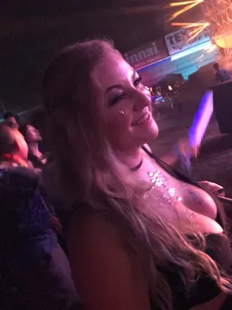 OnlyFans cuenta nicoleeolee avatar 1
