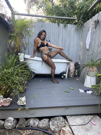 OnlyFans cuenta miablooms1 header 2