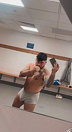 OnlyFans cuenta mrhawkes header 2