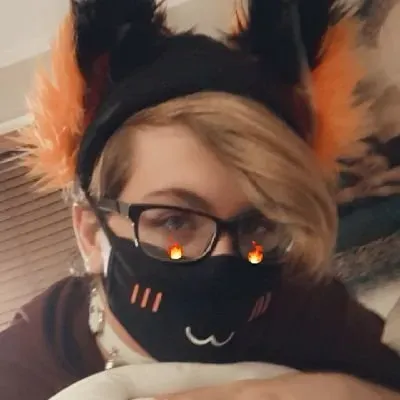 OnlyFans account  revonthefoxfree avatar 1