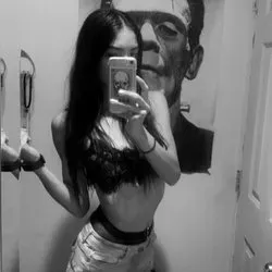 OnlyFans account  xbadgirlshyx avatar 1