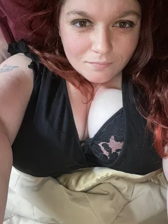 OnlyFans cuenta thickcheekycharms header 2