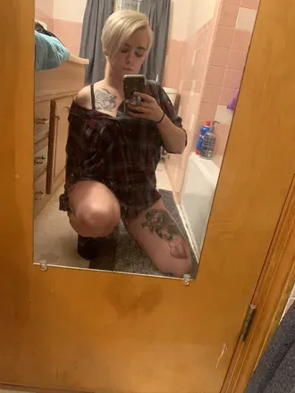 OnlyFans account  alias-phii avatar 1