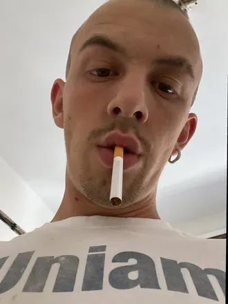OnlyFans account  migosh1998 avatar 1