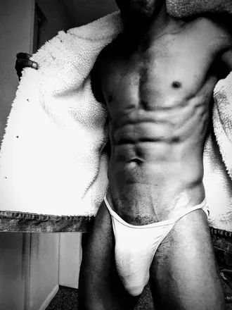 OnlyFans cuenta tray_007 header 2