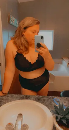 OnlyFans cuenta kellie.xoxo header 2
