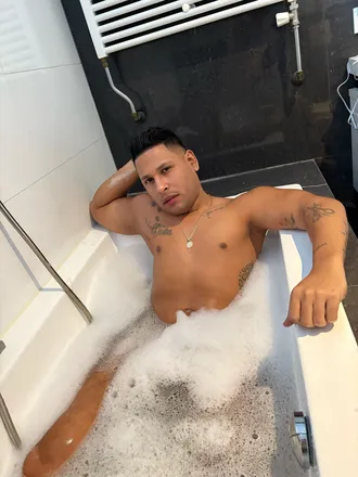 OnlyFans cuenta miulerlopez1 header 2