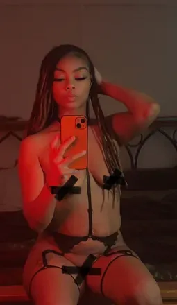OnlyFans cuenta yummysroom avatar 1