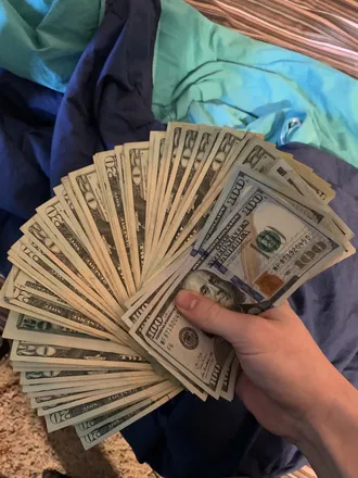 OnlyFans cuenta shedoesntloveyou header 2