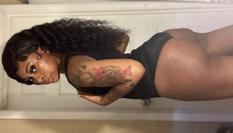 OnlyFans account  miss_window header 2