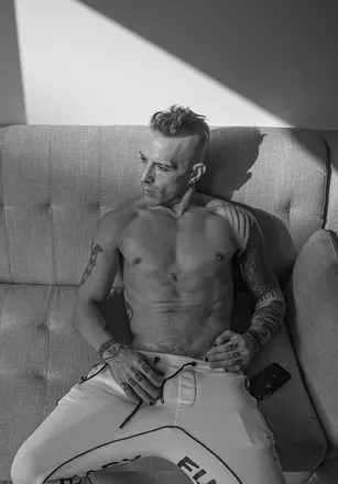 OnlyFans cuenta emecreativeoficial header 2