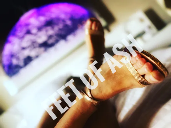 OnlyFans cuenta feetofash header 2