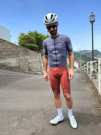OnlyFans account  bemekis header 2