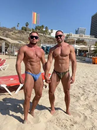 OnlyFans account  elon_essex avatar 1
