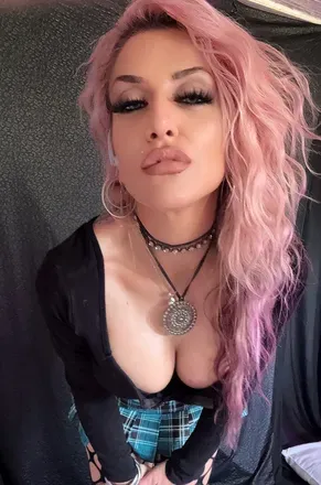 OnlyFans of lilyphlowers